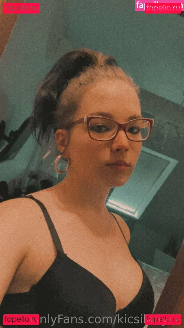 kicsilanyka Onlyfans Photo Gallery 