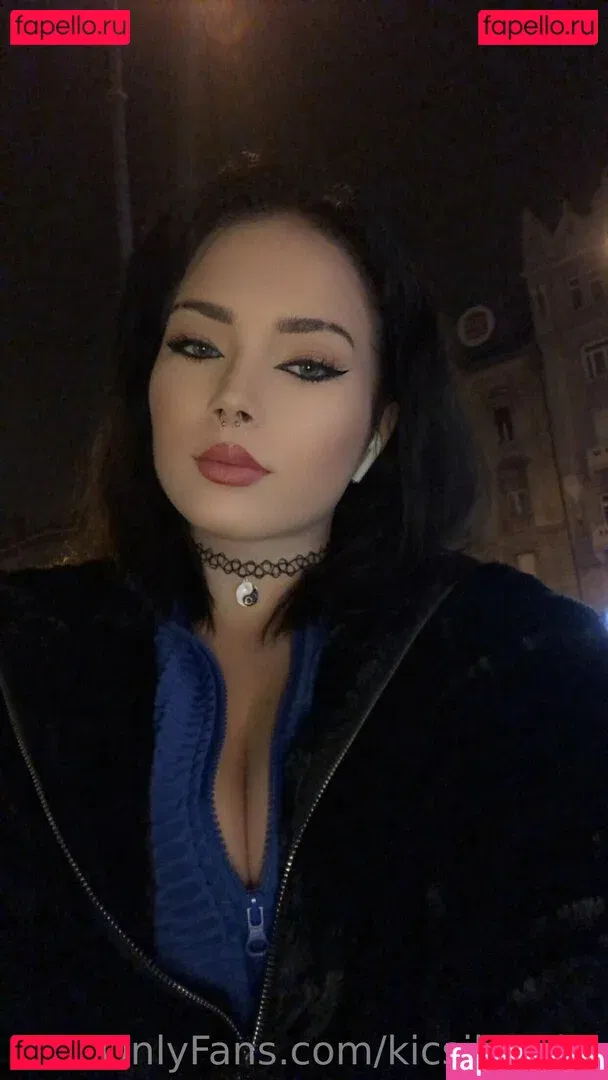 kicsilanyka Onlyfans Photo Gallery 