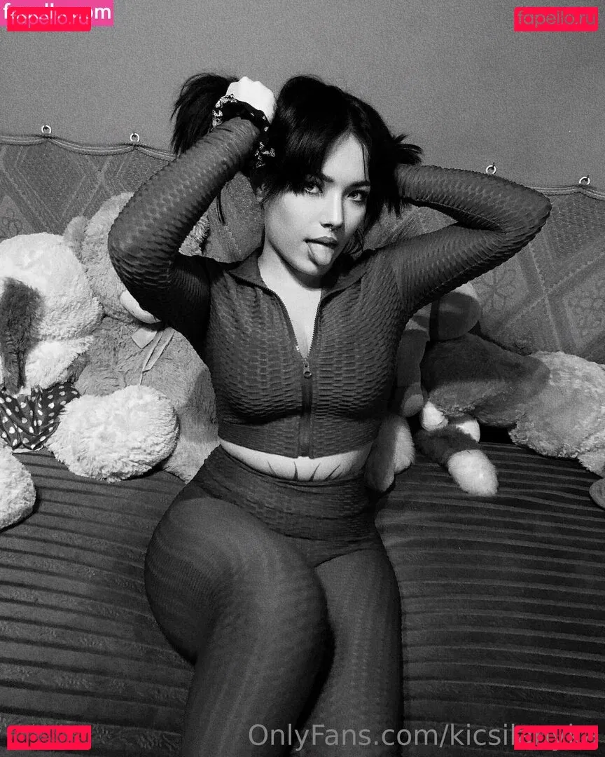 kicsilanyka Onlyfans Photo Gallery 