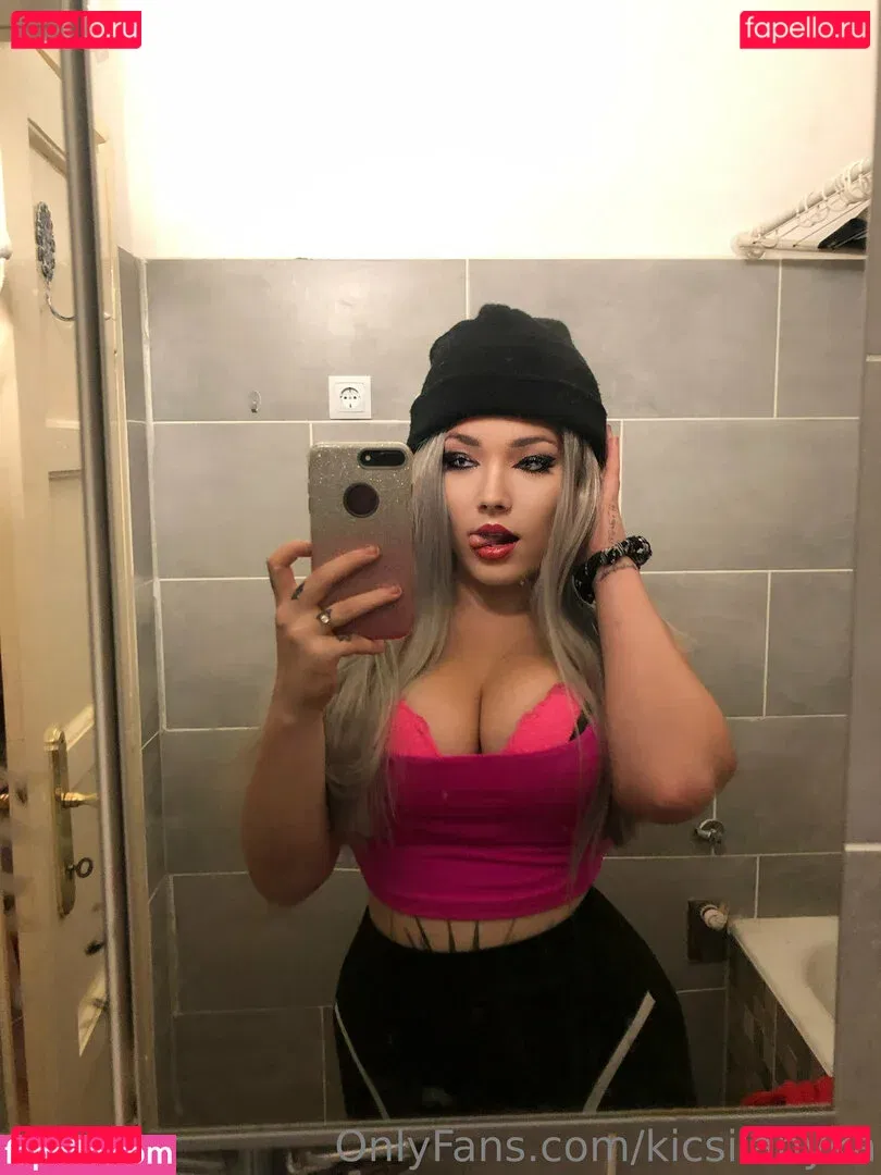 kicsilanyka Onlyfans Photo Gallery 