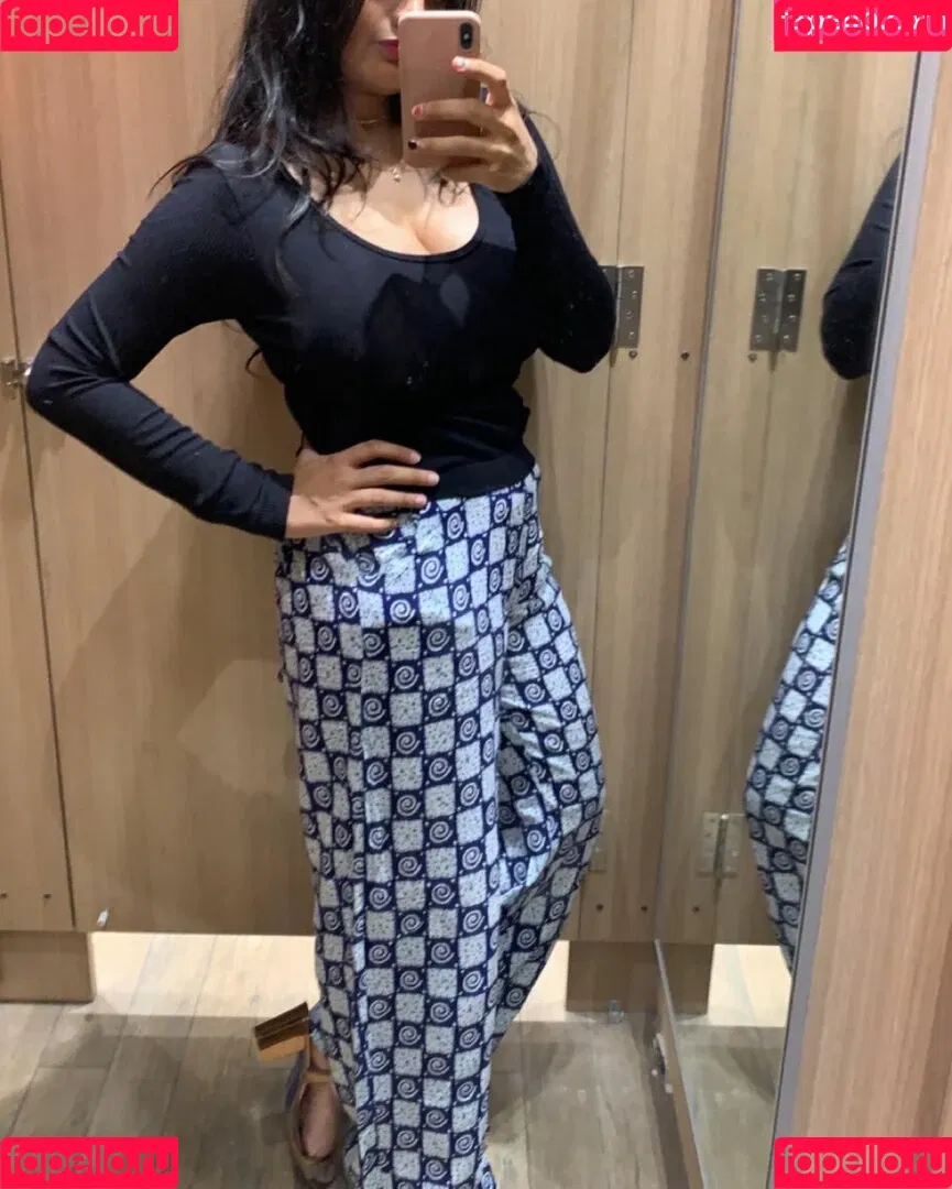 Desi Aurora Onlyfans Photo Gallery 
