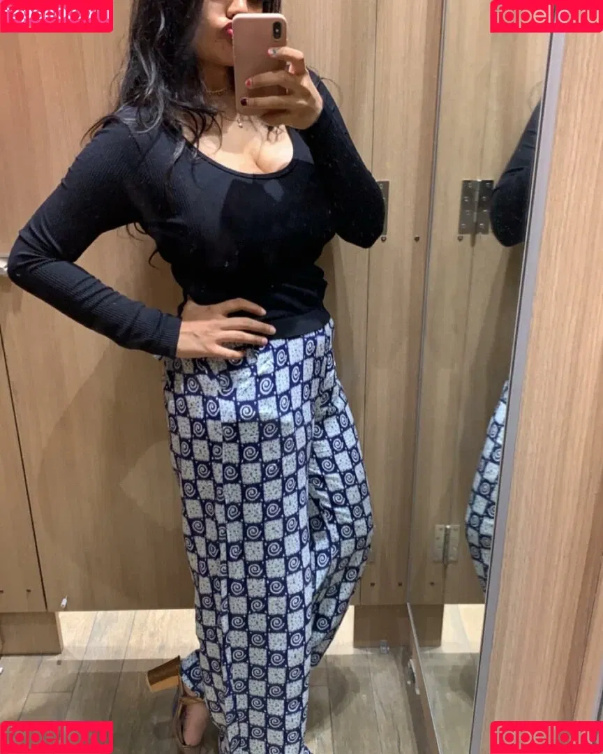 Desi Aurora Onlyfans Photo Gallery 