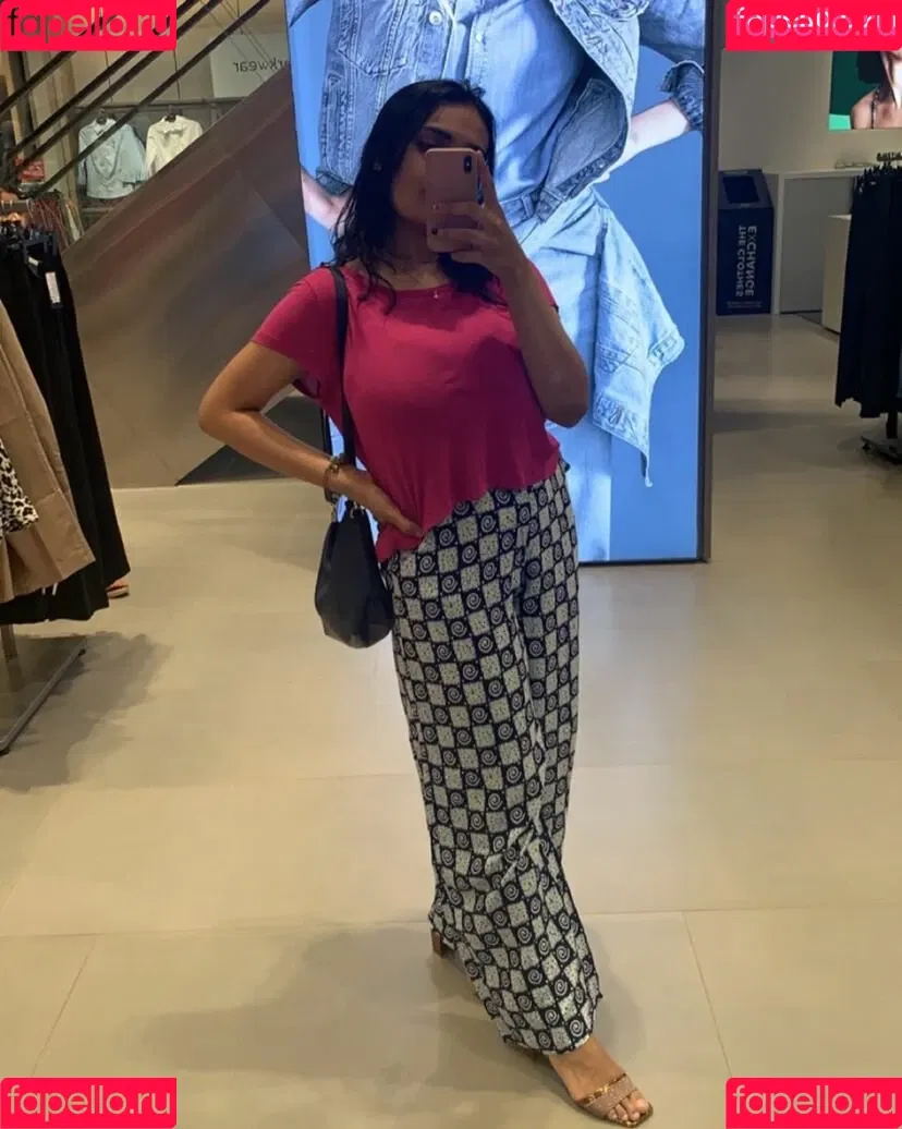 Desi Aurora Onlyfans Photo Gallery 