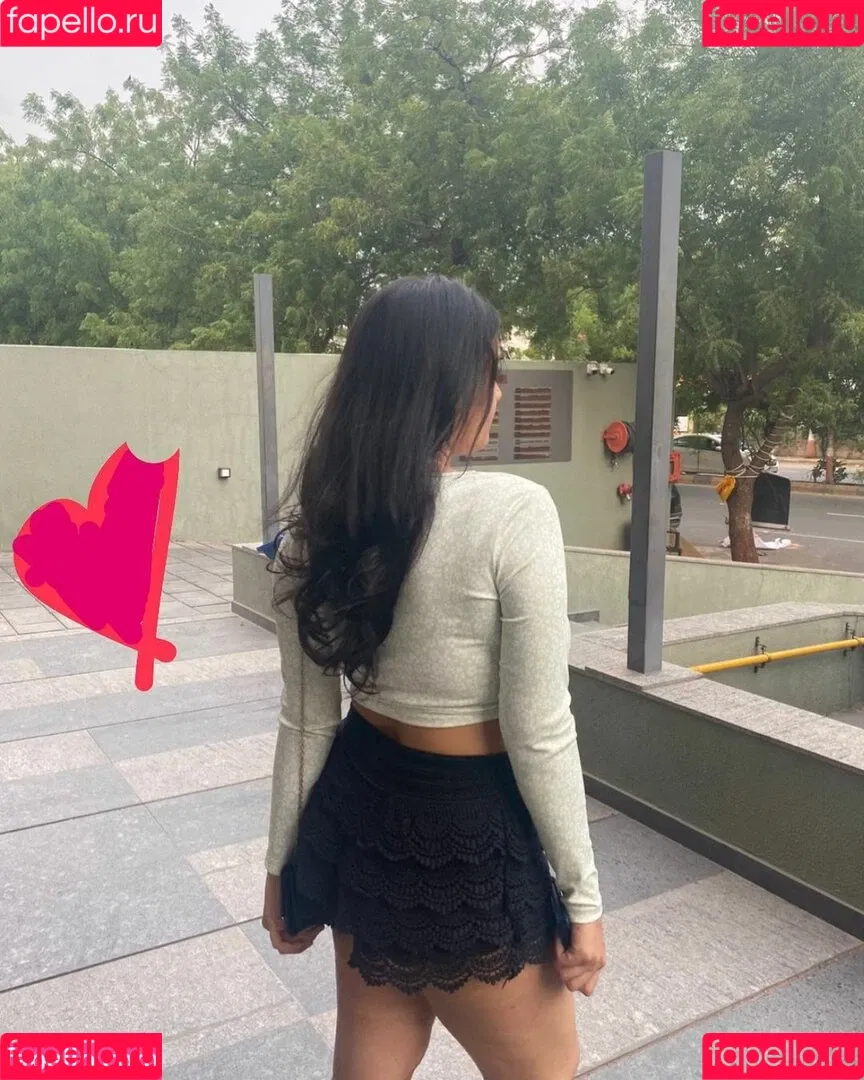 Desi Aurora Onlyfans Photo Gallery 