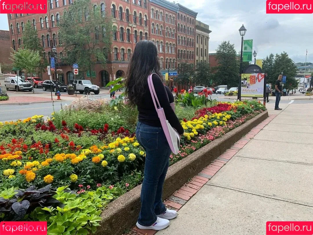 Desi Aurora Onlyfans Photo Gallery 