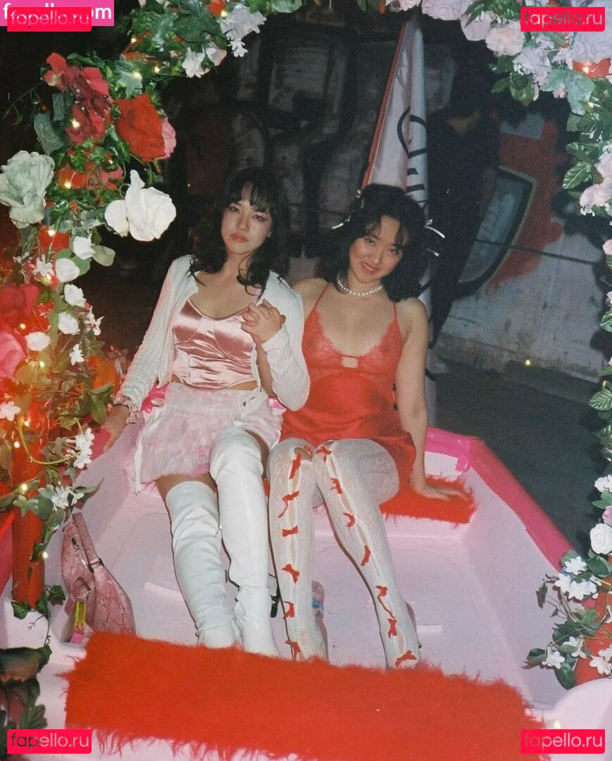 Lydiaren Onlyfans Photo Gallery 