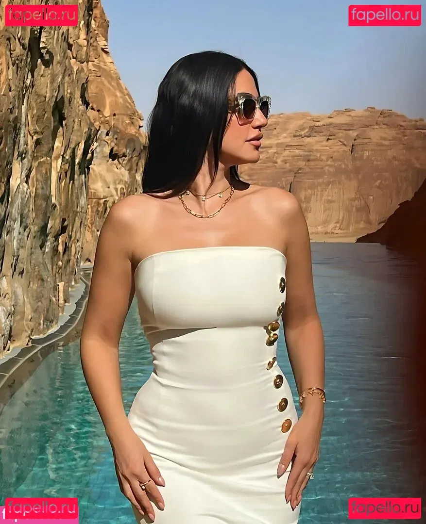 Dorra Zarrouk Onlyfans Photo Gallery 