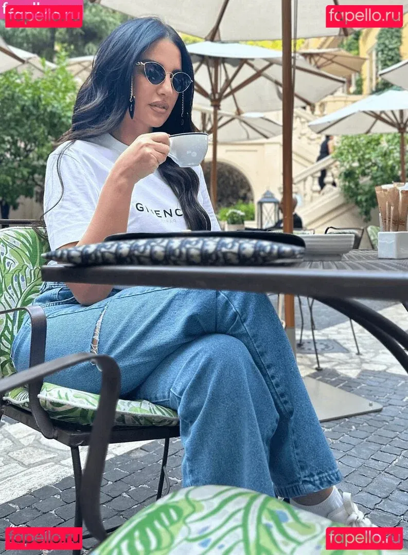 Dorra Zarrouk Onlyfans Photo Gallery 