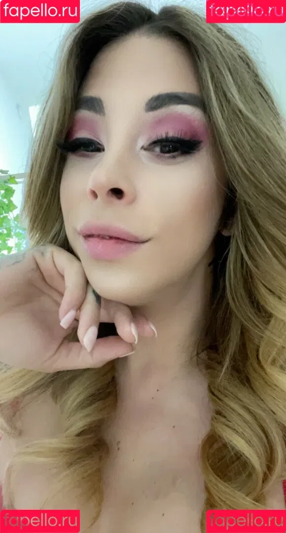 CaseyKissesXoXo Onlyfans Photo Gallery 