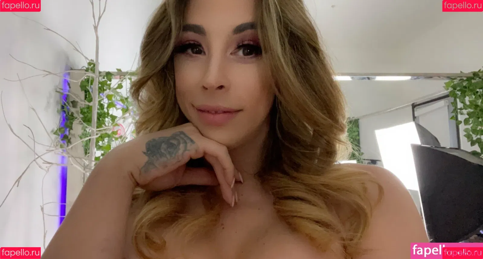 CaseyKissesXoXo Onlyfans Photo Gallery 