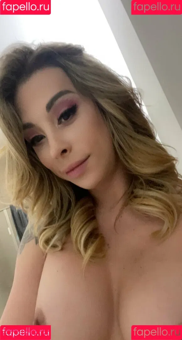 CaseyKissesXoXo Onlyfans Photo Gallery 