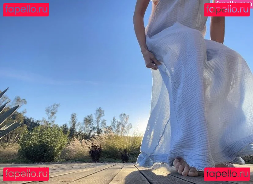 Abigail Spencer Onlyfans Photo Gallery 