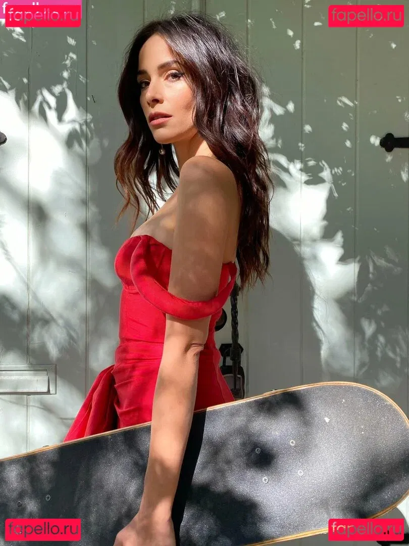 Abigail Spencer Onlyfans Photo Gallery 