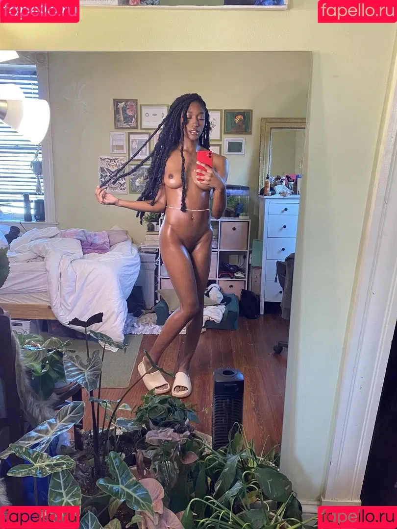 Kora Elle Onlyfans Photo Gallery 