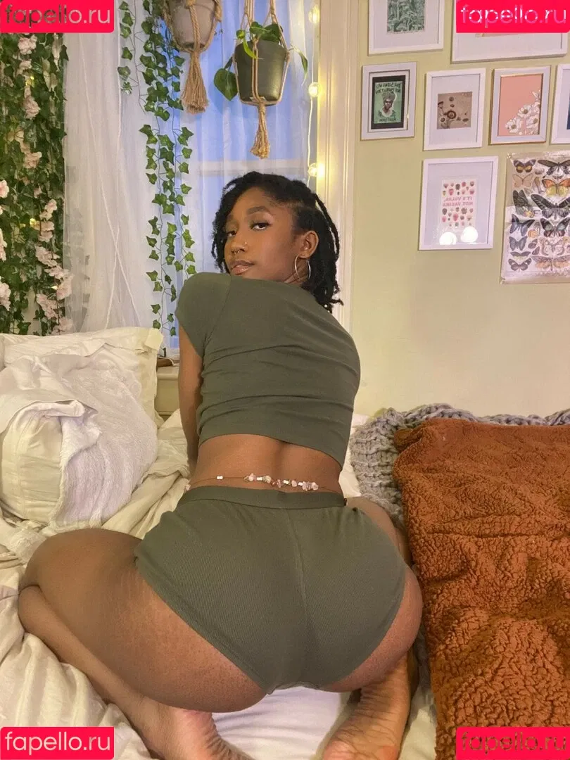 Kora Elle Onlyfans Photo Gallery 