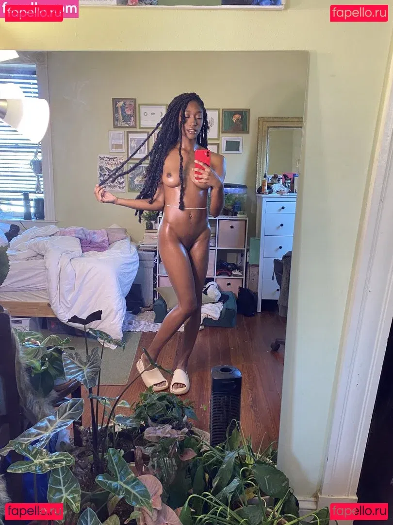 Kora Elle Onlyfans Photo Gallery 