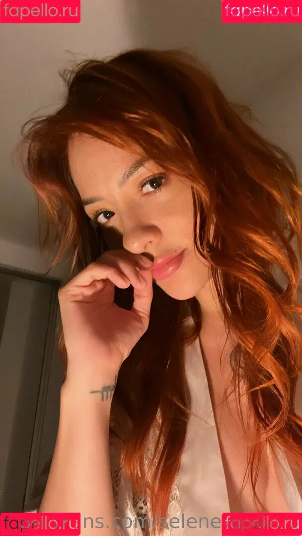 selenewhitee1 Onlyfans Photo Gallery 