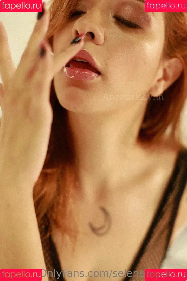 selenewhitee1 Onlyfans Photo Gallery 