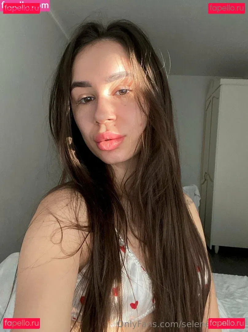 selenewhitee1 Onlyfans Photo Gallery 