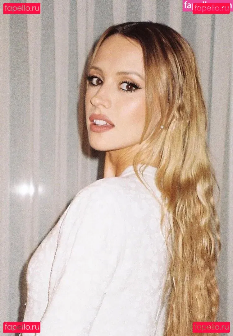 Angele Onlyfans Photo Gallery 