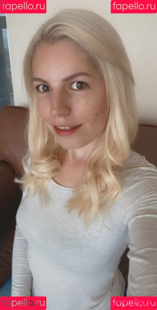 englishphoebe Onlyfans Photo Gallery 