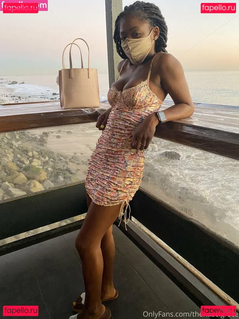 thehazelgrace Onlyfans Photo Gallery 