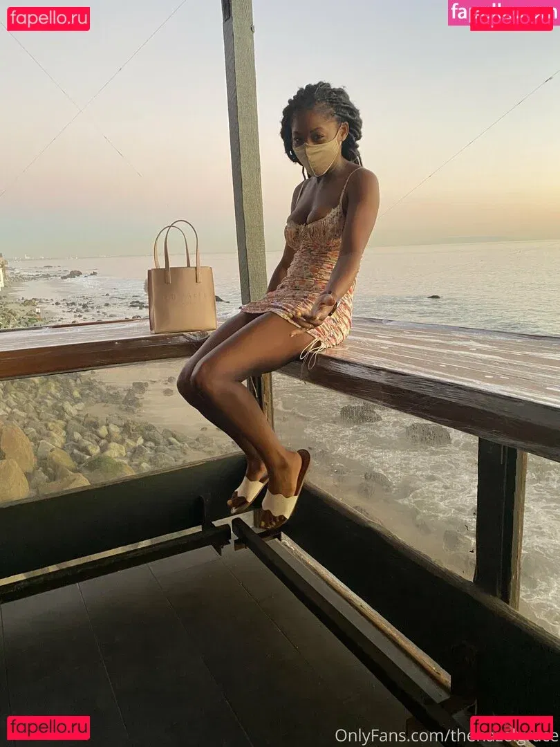 thehazelgrace Onlyfans Photo Gallery 