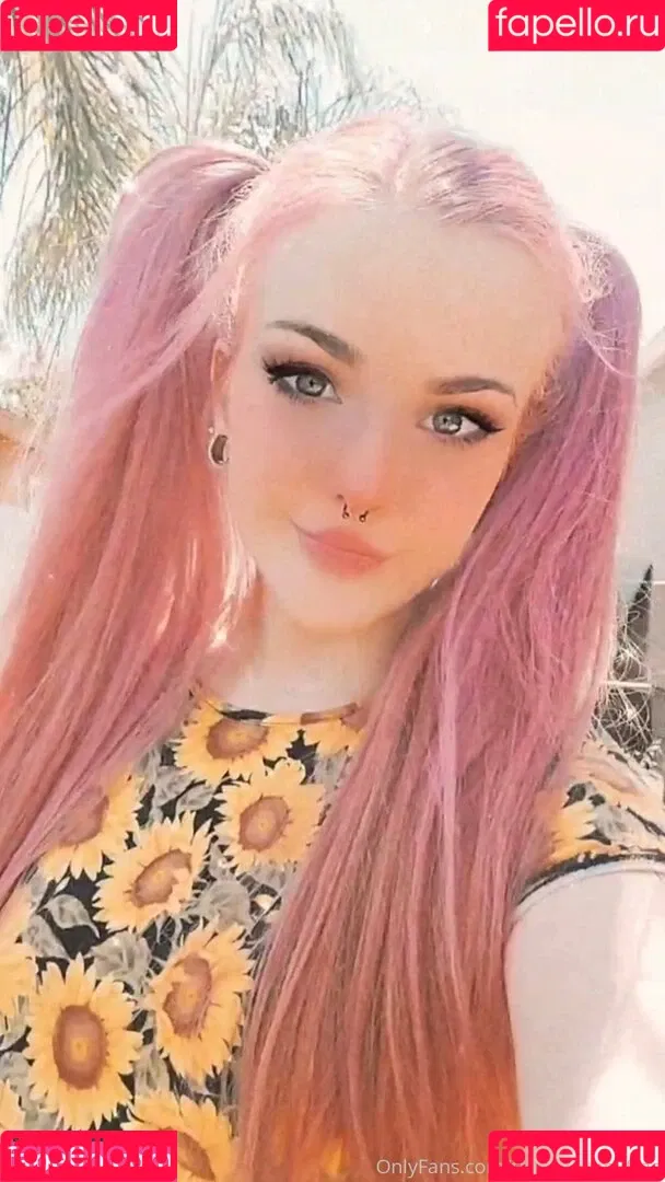 lilydarkofree Onlyfans Photo Gallery 