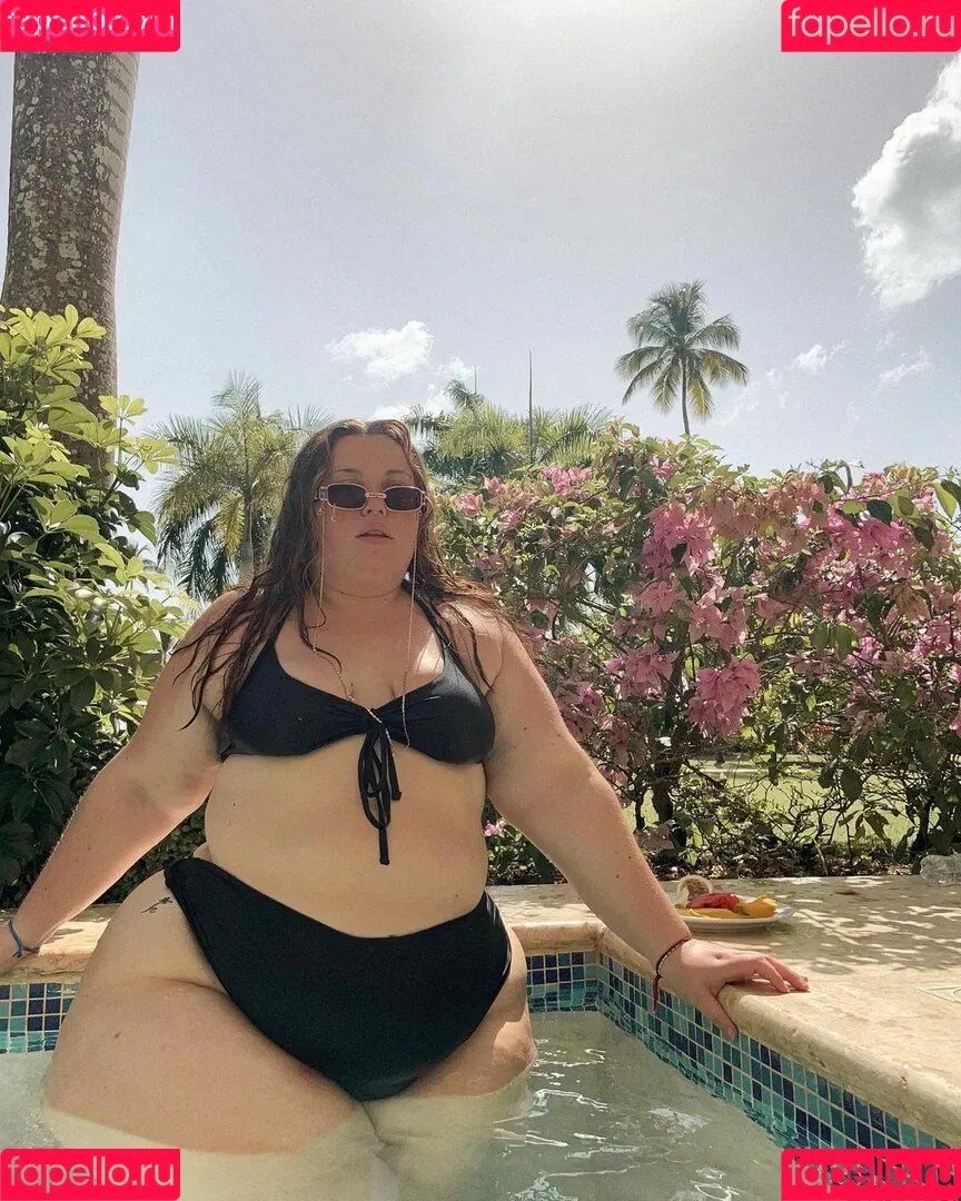 LuciaMaison Onlyfans Photo Gallery 