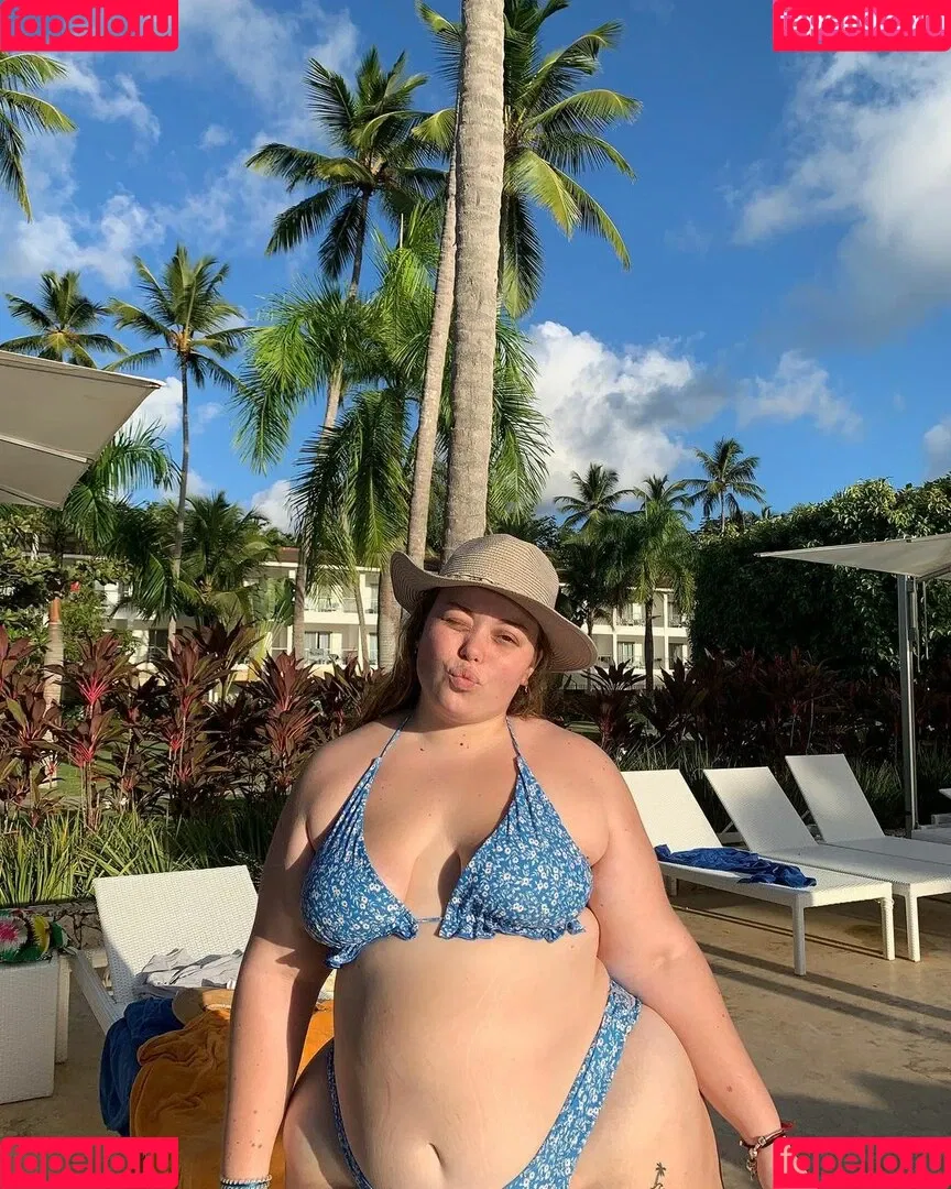 LuciaMaison Onlyfans Photo Gallery 