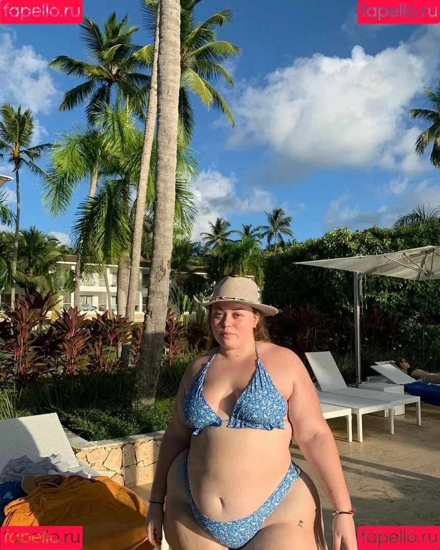LuciaMaison Onlyfans Photo Gallery 