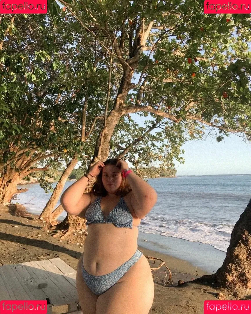 LuciaMaison Onlyfans Photo Gallery 