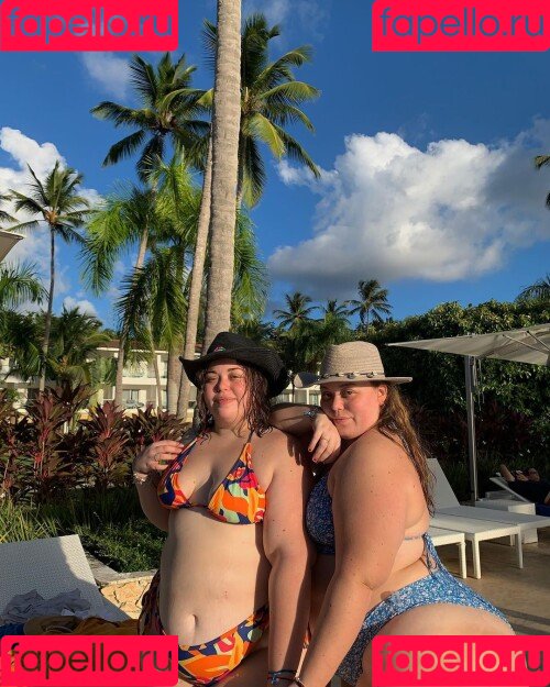 LuciaMaison Onlyfans Photo Gallery 