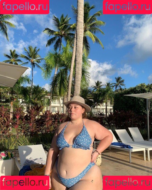 LuciaMaison Onlyfans Photo Gallery 