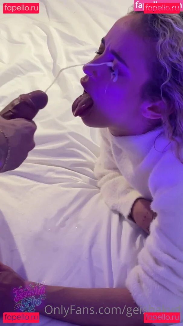 GeishaKyd Onlyfans Photo Gallery 
