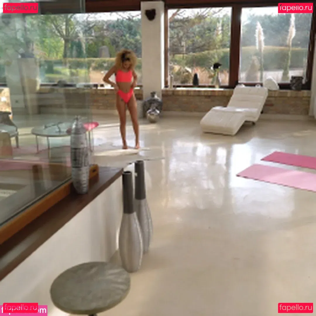 GeishaKyd Onlyfans Photo Gallery 