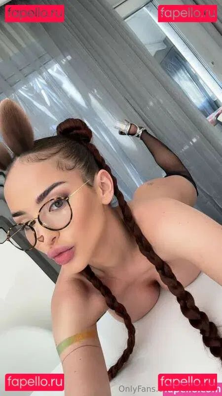 GeishaKyd Onlyfans Photo Gallery 