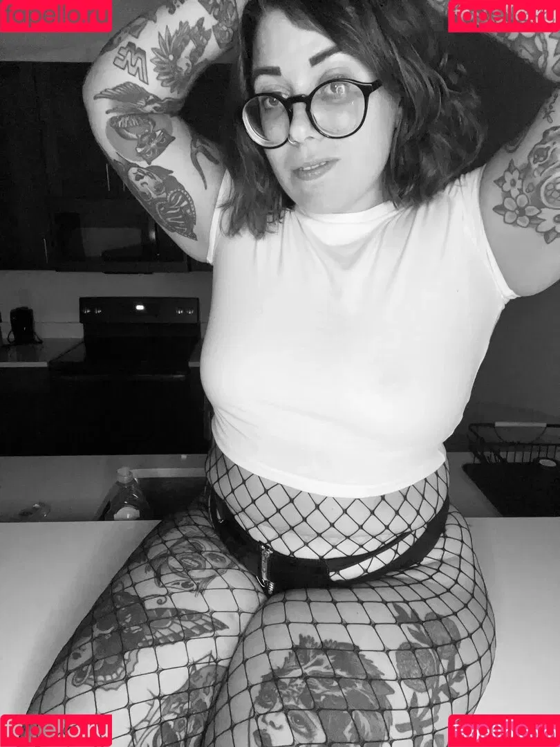 Stepstool Sarah Onlyfans Photo Gallery 