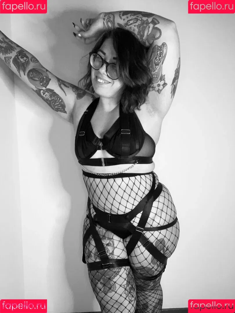 Stepstool Sarah Onlyfans Photo Gallery 