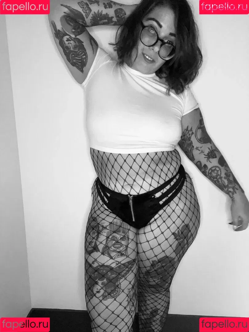 Stepstool Sarah Onlyfans Photo Gallery 