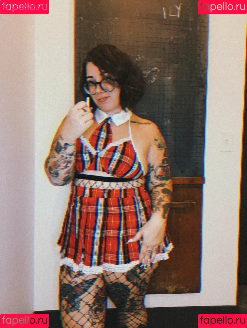 Stepstool Sarah Onlyfans Photo Gallery 