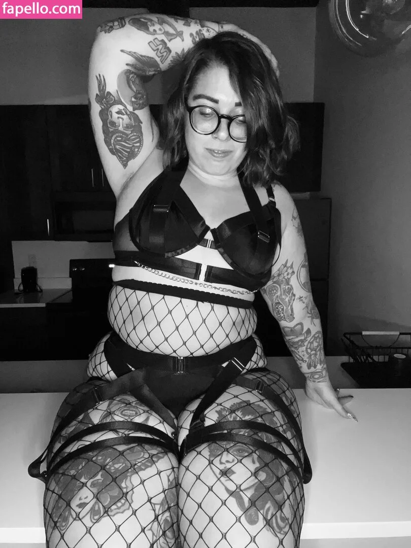 Stepstool Sarah Onlyfans Photo Gallery 