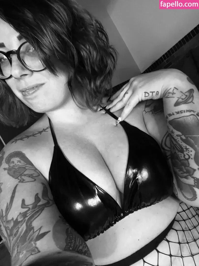 Stepstool Sarah Onlyfans Photo Gallery 