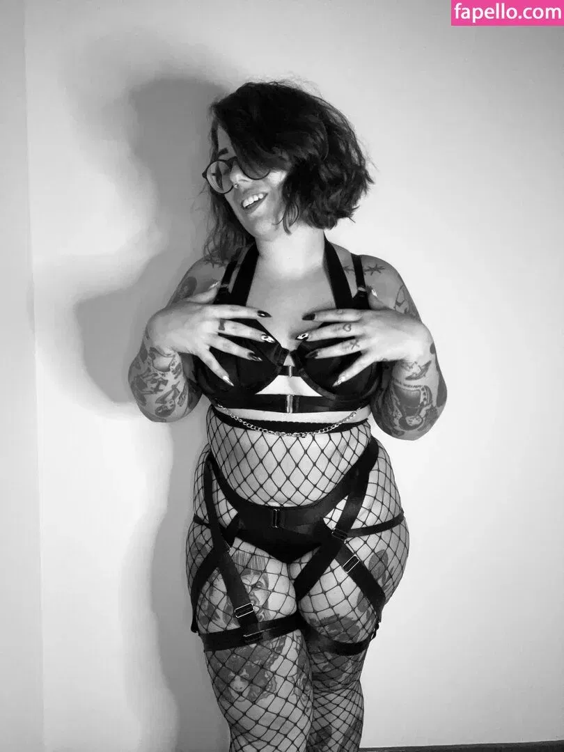 Stepstool Sarah Onlyfans Photo Gallery 