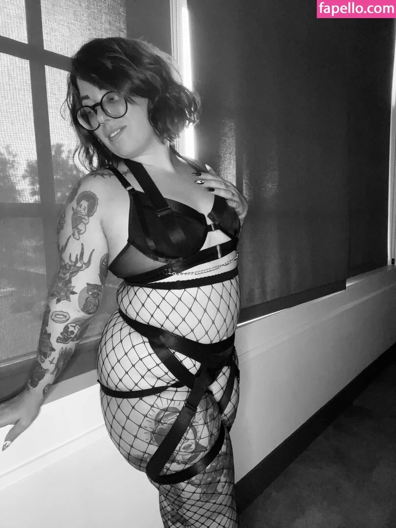 Stepstool Sarah Onlyfans Photo Gallery 