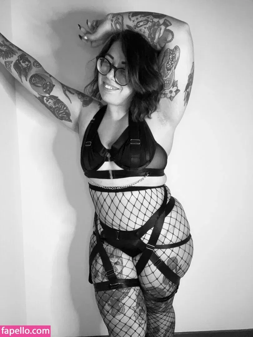 Stepstool Sarah Onlyfans Photo Gallery 