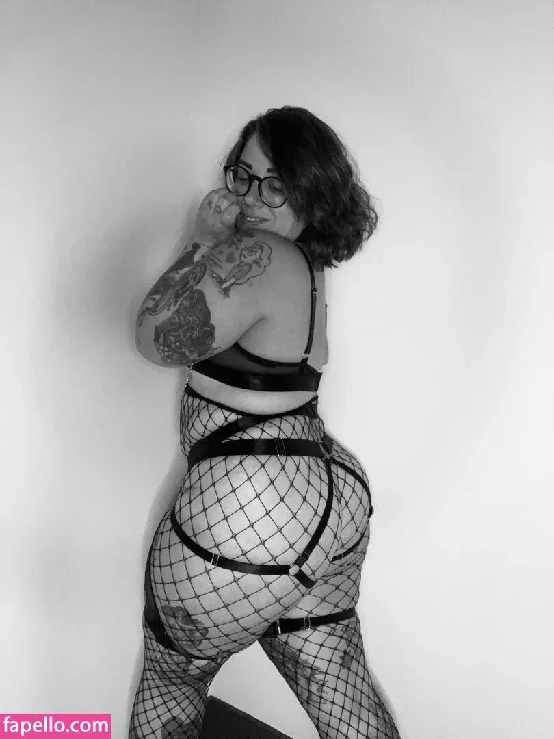 Stepstool Sarah Onlyfans Photo Gallery 