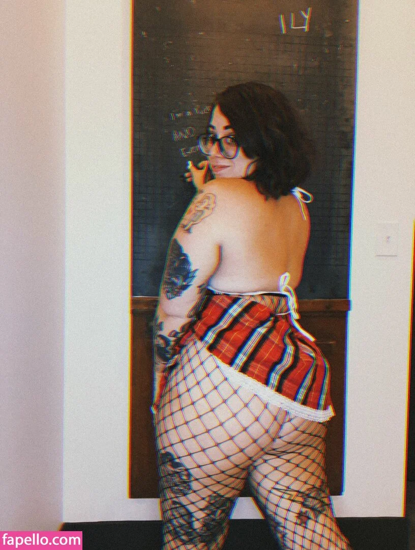 Stepstool Sarah Onlyfans Photo Gallery 