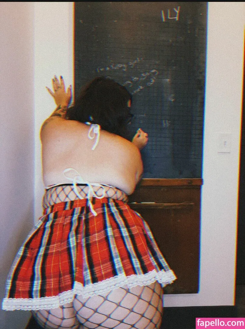 Stepstool Sarah Onlyfans Photo Gallery 