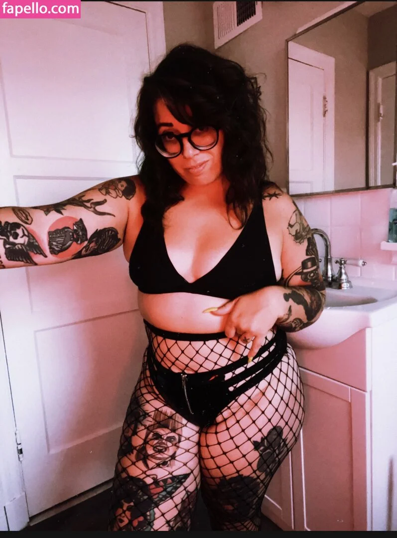 Stepstool Sarah Onlyfans Photo Gallery 